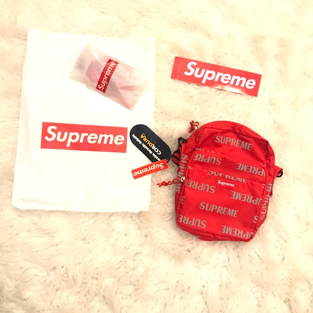 Supreme Shoulder Bag ❤️